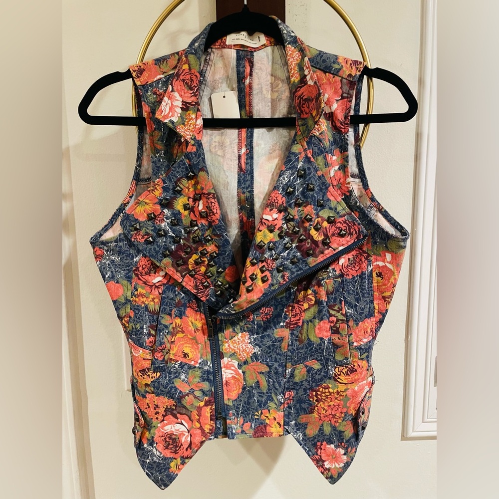Love Tree Floral Studded Zip-Front Sleeveless Vest - Blue and Coral
